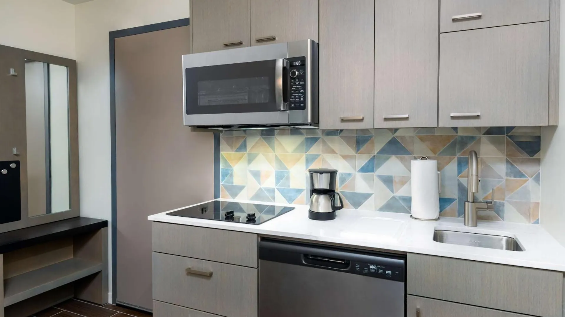 Hotel Hyatt House Orlando Airport 3*,